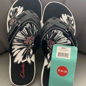 New Clarks Breeze Sea Womens
Flip Flop Sandals Black Size 7